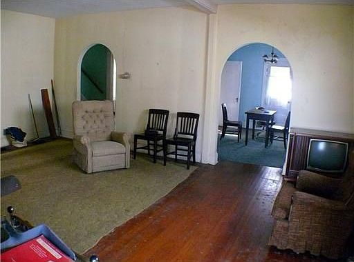3rd image of 385 N Montgomery St