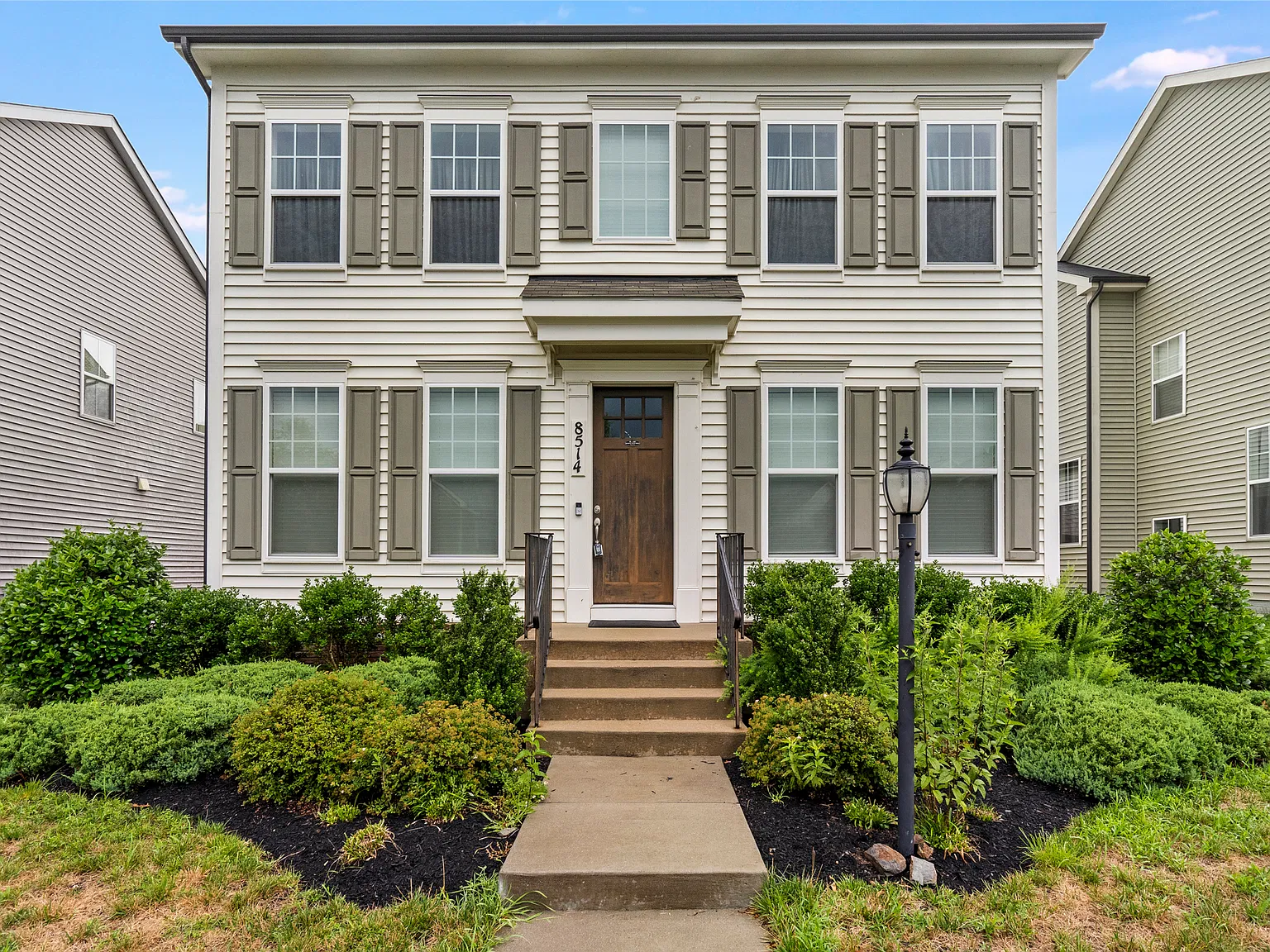 4 bed, 3.5 bath, 3548 sqft, $3,995 — Photo 1
