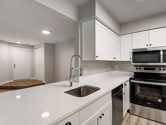 3rd image of 14397 Westminister Ln #384-33