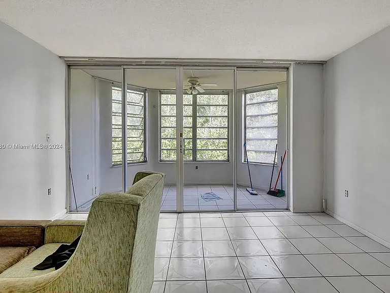 1301 NE 191st St #F405 — Photo 12
