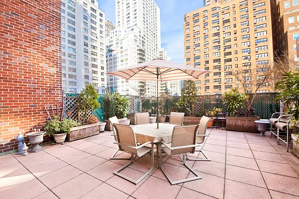 Sold by Town Residential | media 4