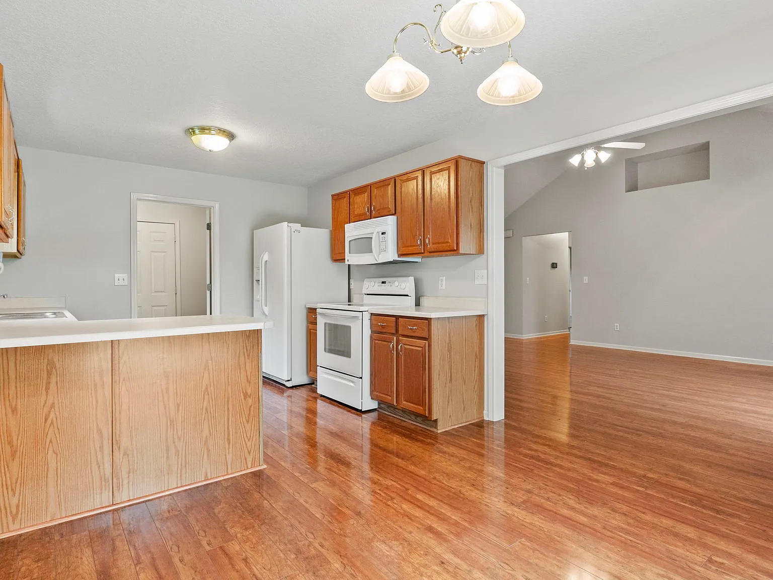 8304 Red Shank Ln — Photo 4