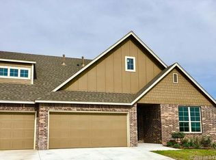 18217 S View Point Ct, Collinsville, OK 74021