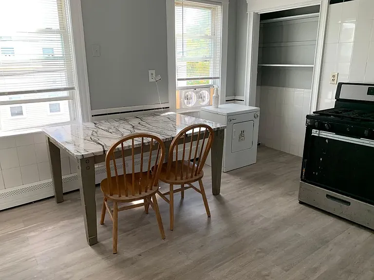 347 Douglas Ave #2 — Photo 1
