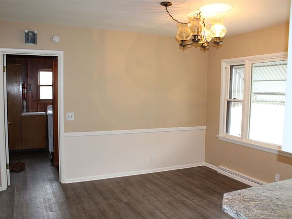 5th image of 247 118th Ave