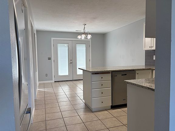 4th image of 418 Pheasant Ridge Dr