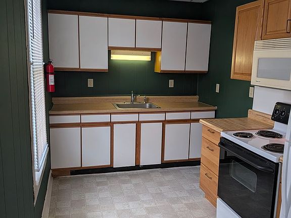 3rd image of 251 Main St