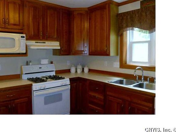 3rd image of 3872 Seneca Tpke