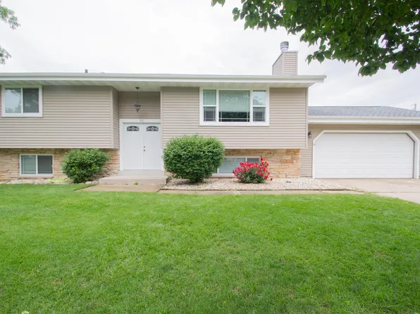518 Carl Schurz DRIVE, Watertown, WI 53098