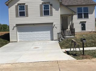 40 Robinson Circle Dr, Saint Louis, MO 63136