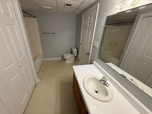 5th image of 303 Charles Ave #C