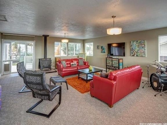 4th image of 1712 E Blackhawk Cir