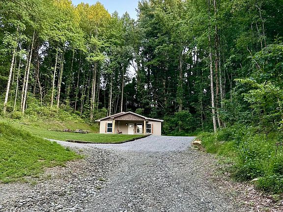 3rd image of 134 Kuhn Rd