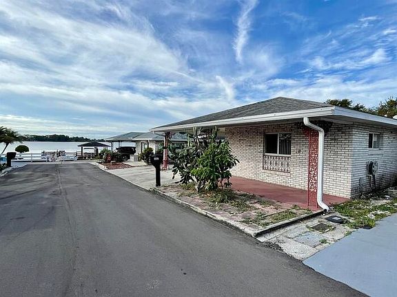 3rd image of 3357 Dexter Dell SE
