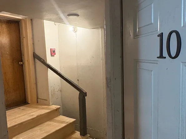 11 Grant St #10, Portland, ME 04101