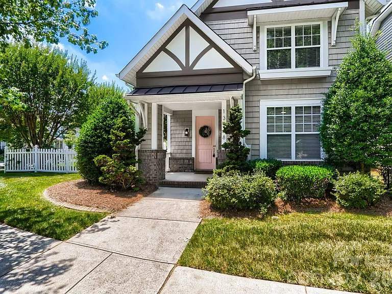 13718 Aldenbrook Dr — Photo 2