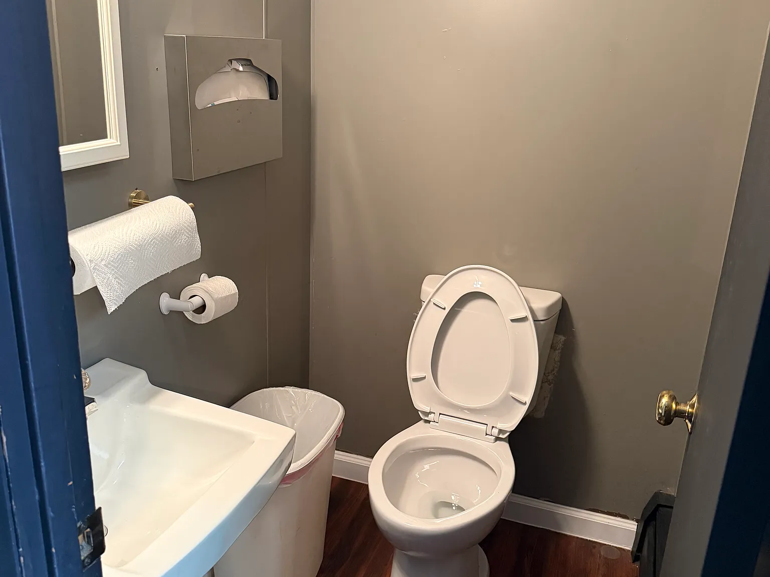 Studio, 900 sqft, $1,400 — Photo 4