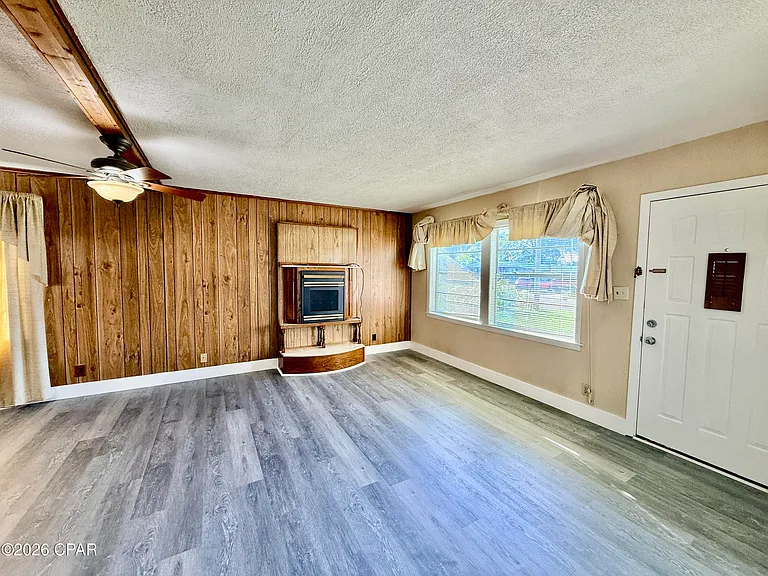 3113 W 20th Ct — Photo 3