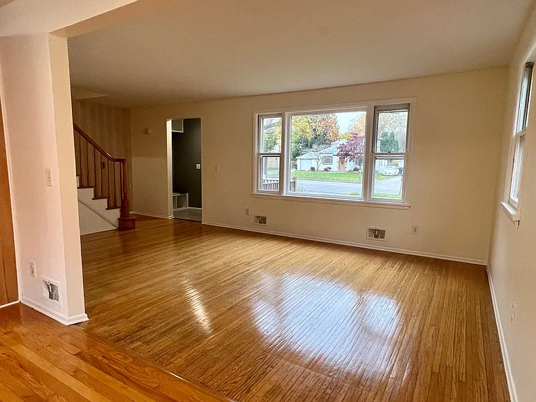 2450 Culver Rd — Photo 7
