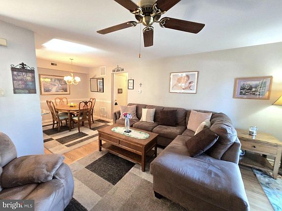 4th image of 4001 Fenwick Ln