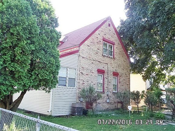 2nd image of 1502 Garden Pl