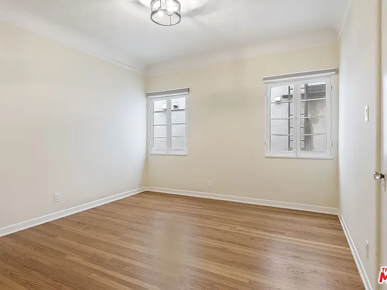 1142 S Clark Dr #4 — Photo 12