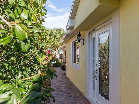 Home For Sale In Waterway Village