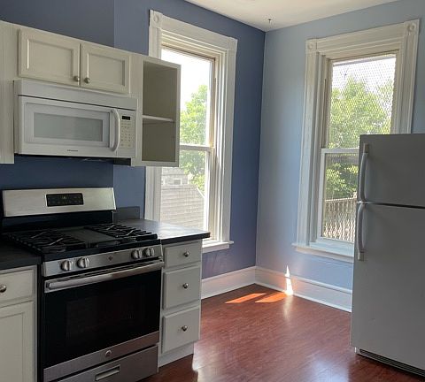 4th image of 902 N Damen Ave Unit 3