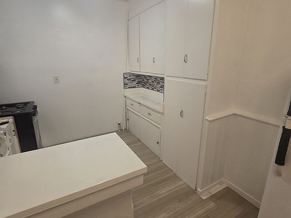 2nd image of 133 N Macquesten Pkwy #1