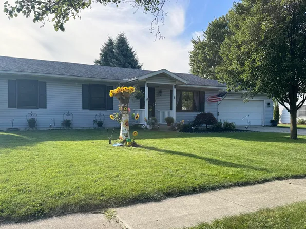 2 Meadow Lane Dr, Delta, OH 43515