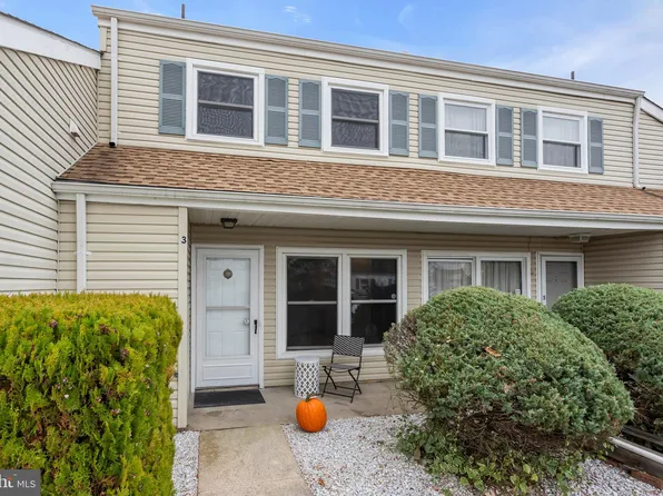 3 Mediterranean Ct, Barnegat, NJ 08005