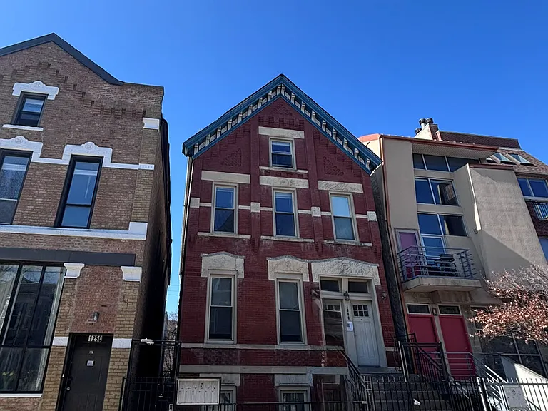 1300 N Greenview Ave #2R — Photo 2