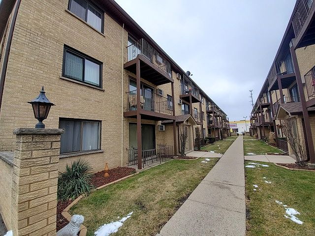 1st image of 7204 W Wrightwood Ave APT 2S