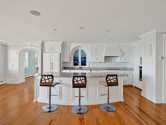 3rd image of 45 Eastern Promenade APT 6