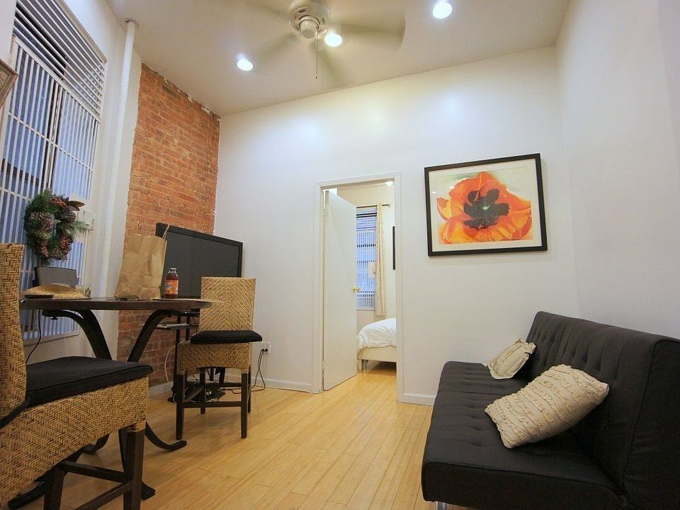 1st image of 709 9th Ave #1RSS