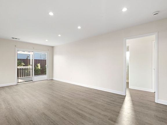 2nd image of 523 Oak Ave