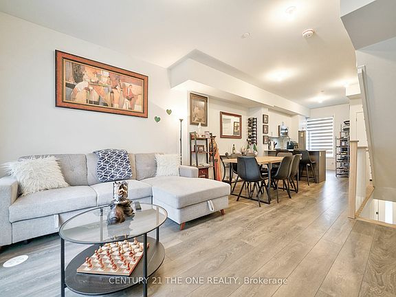 4th image of 94 Bartley Dr