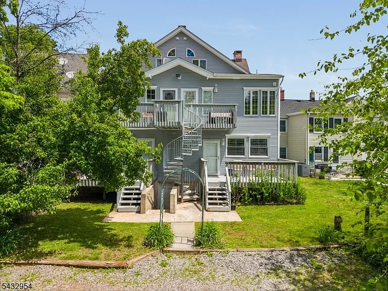 30 Sussex Ave #1 — Photo 18