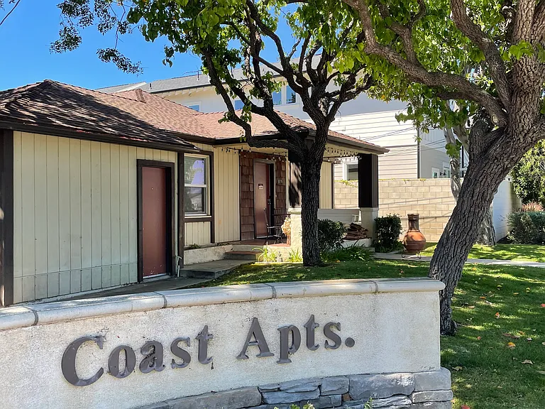 Coast Apts — Photo 16