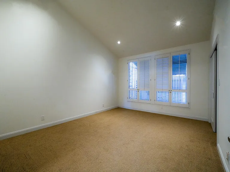 32 Mansion Ct #821 — Photo 13