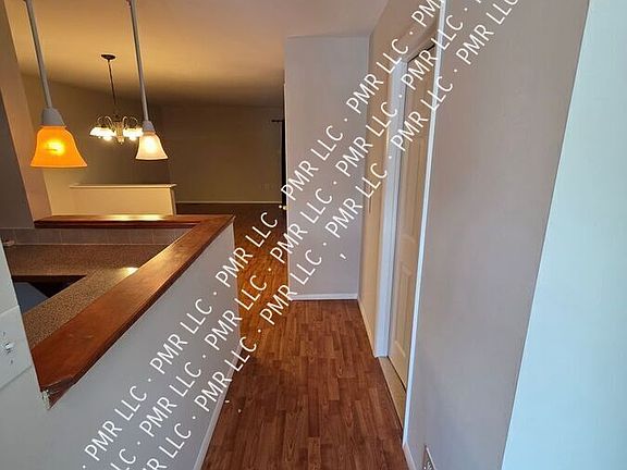 4th image of 106 Sycamore Ct #1