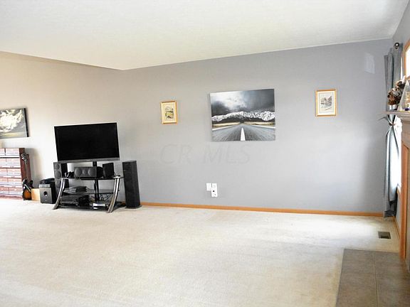 3rd image of 1931 Creekview Dr