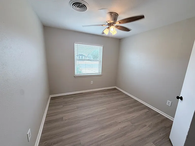 4716 Bowie Dr — Photo 16
