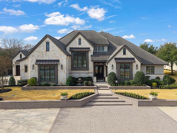 2nd image of 4711 Miramont Cir