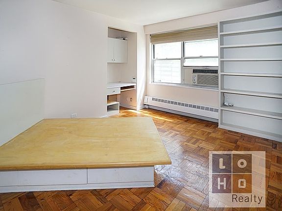 5th image of 575 Grand St APT E103