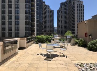 16 Harbour St, Toronto, ON M5J2Z7