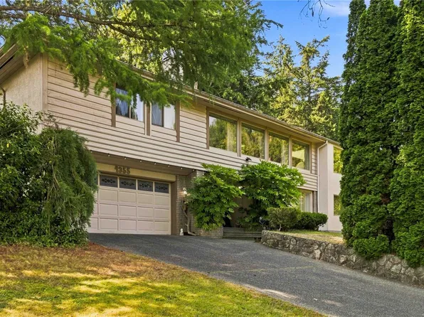 4355 Emily Carr Dr, Saanich, BC V8X 5E3