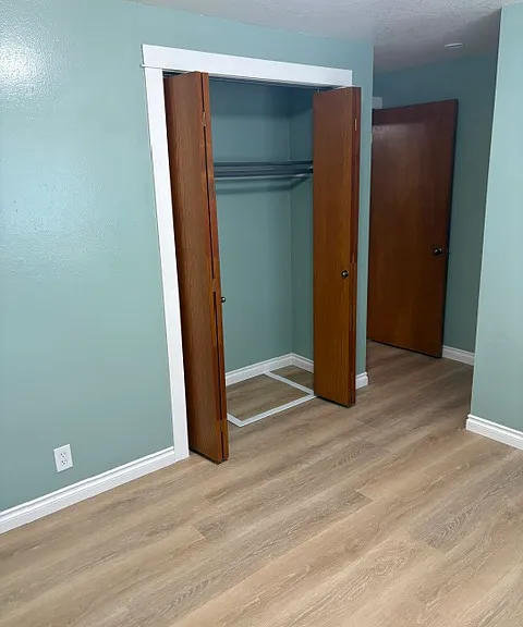878 NE Thomas Ct — Photo 10