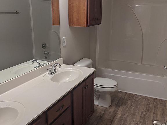 2nd image of 308 Dill Ln Unit B2