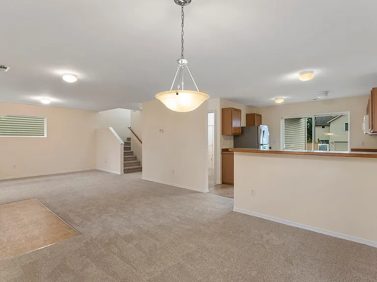 6525 Douglas Ave SE — Photo 8